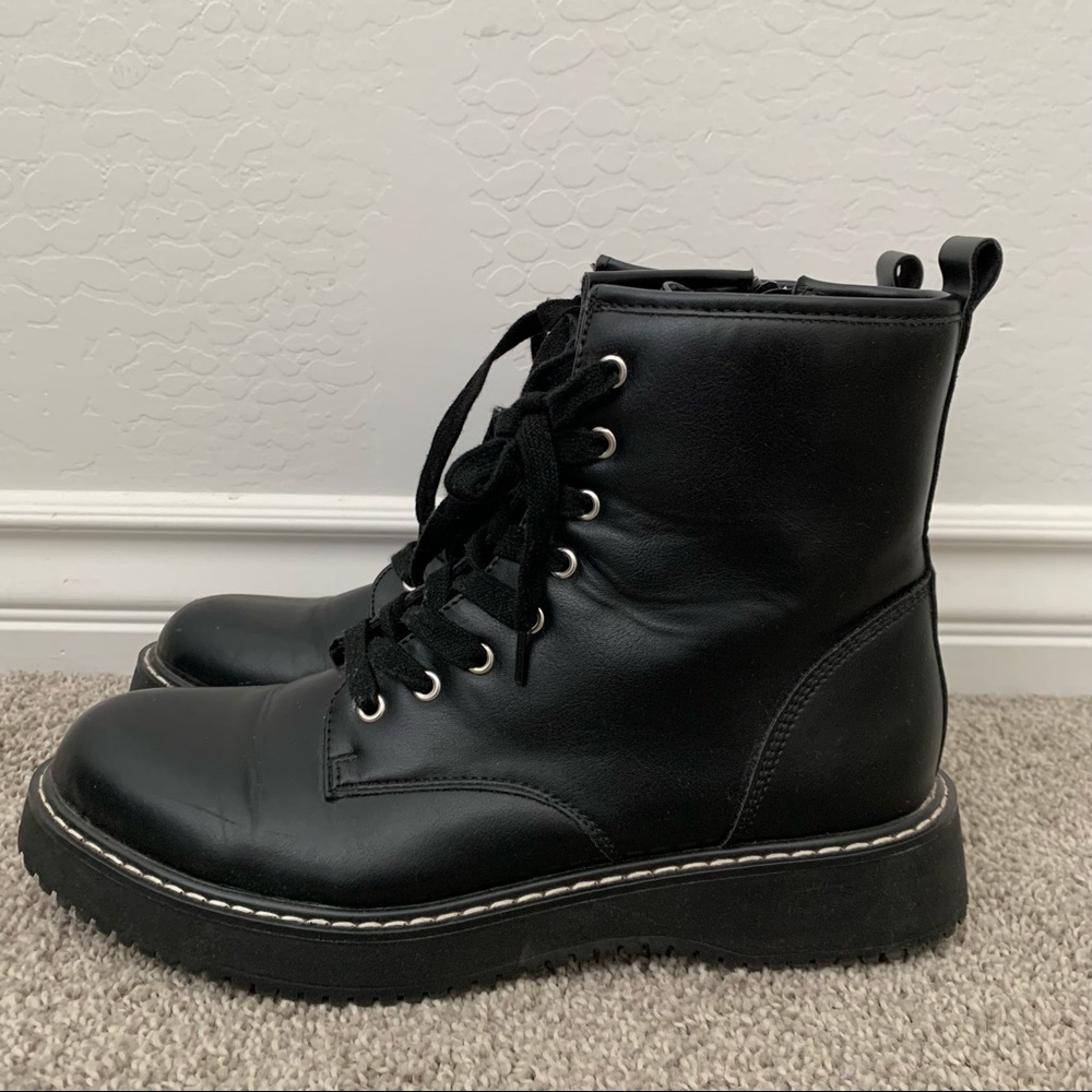 Madden girl Kurt lace up boots